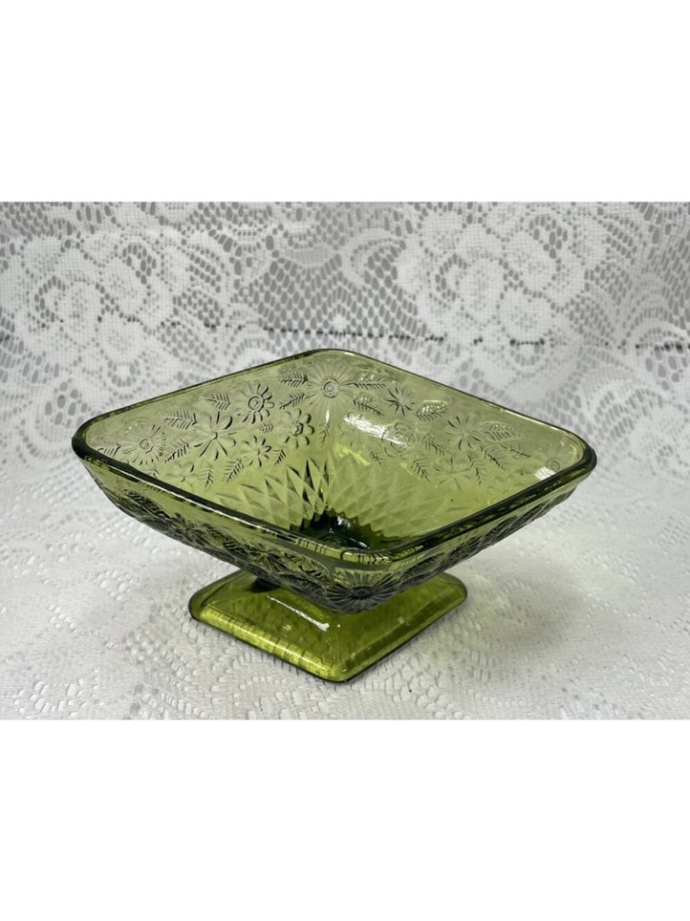 Vintage Green Indiana Glass Daisy Floral Candy Dish, Diamond Shaped Dish - Picture 2 of 14